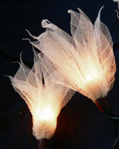 White Lily Liladee Flower Leaf - LONG lead 10 Metres 100 lights fairy party lights